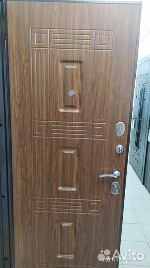 Дверь входная уличная с терморазрывом