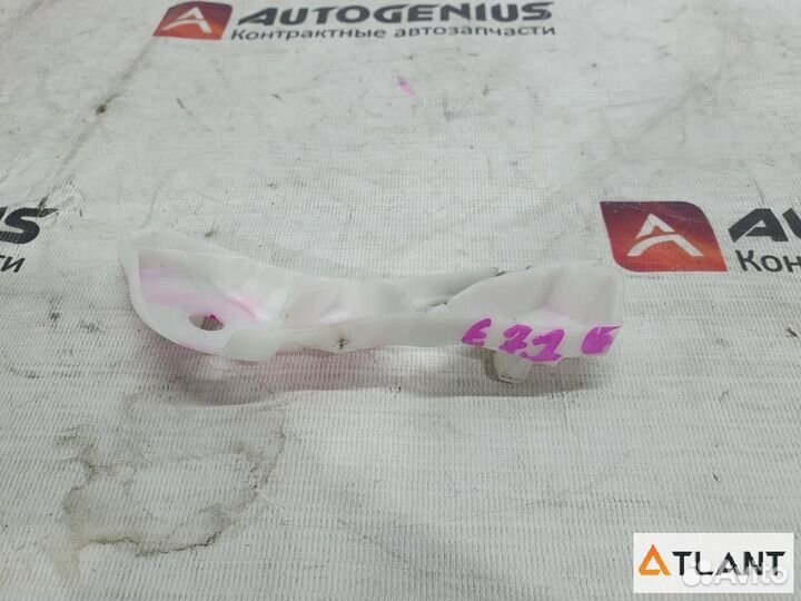 Крепление бампера передняя левая mazda atenza