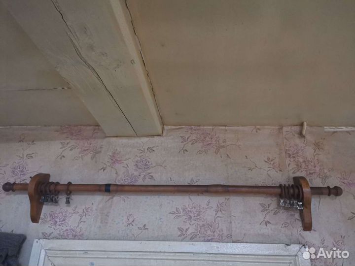 Деревянный карниз старинный