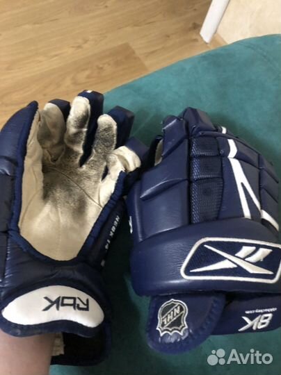 Термобелье с защитой, перчатки хоккейные