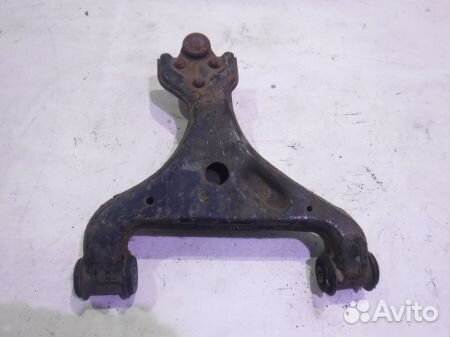 Рычаг передний правый нижний A6393300910