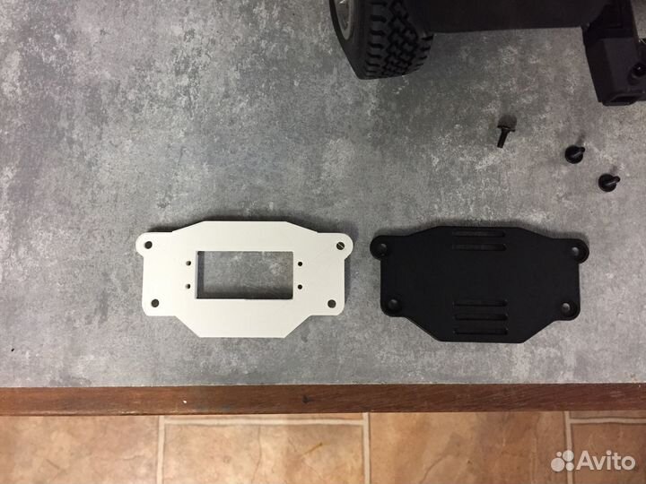 Кронштейн сервопривода для лебедки Traxxas TRX4