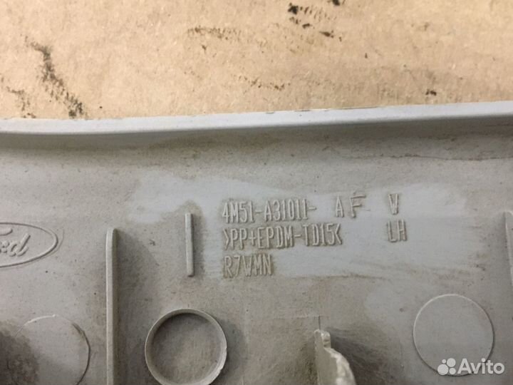 Обшивка задней стойки Ford Focus ll (4470)