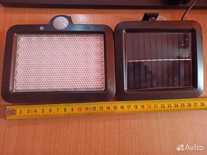 Большой светодиодный фонарь с солнечной панелью