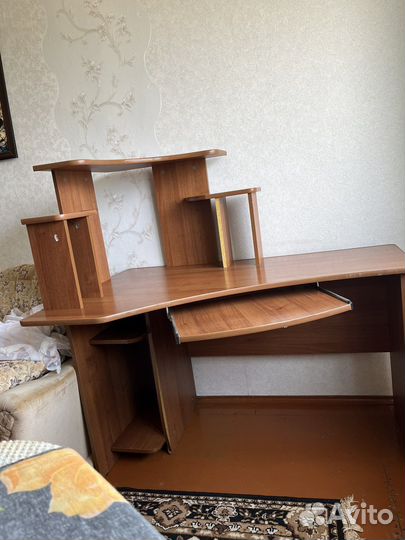 Компьютерный стол