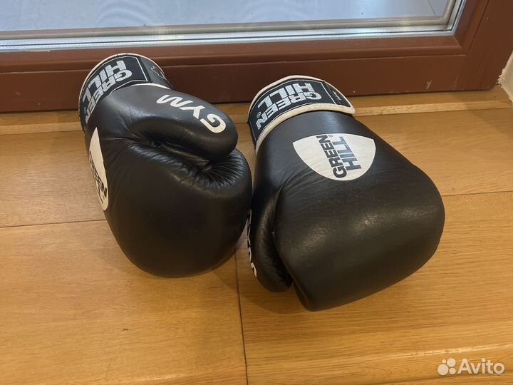 Боксерские перчатки