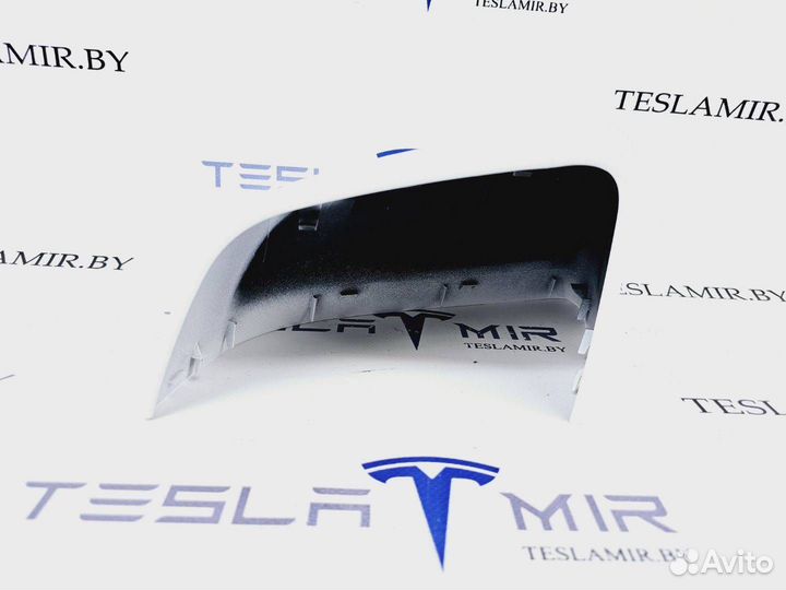 Накладка (крышка) на зеркало левого Tesla Model Y