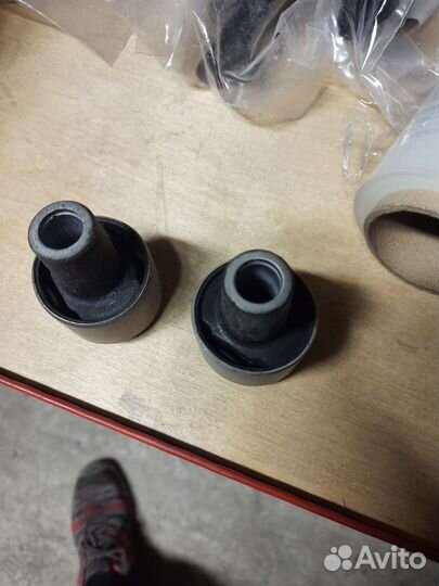 Салентблок заднего амортизатора на мерседес 447