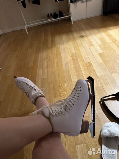 Коньки фигурные