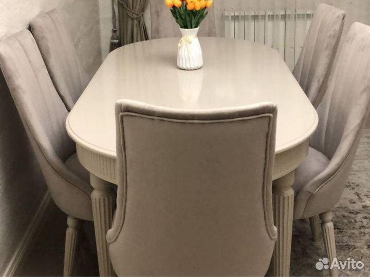 Столы и стулья