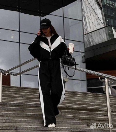 Костюм спортивный