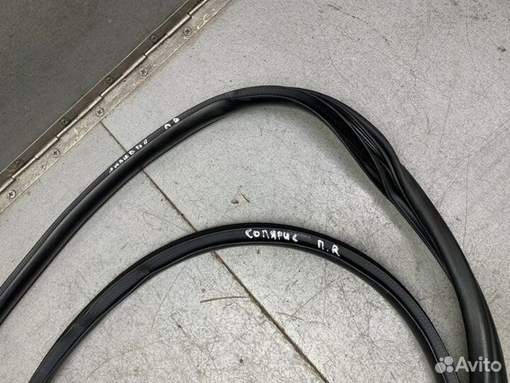 Уплотнитель двери передний правый Hyundai Solaris