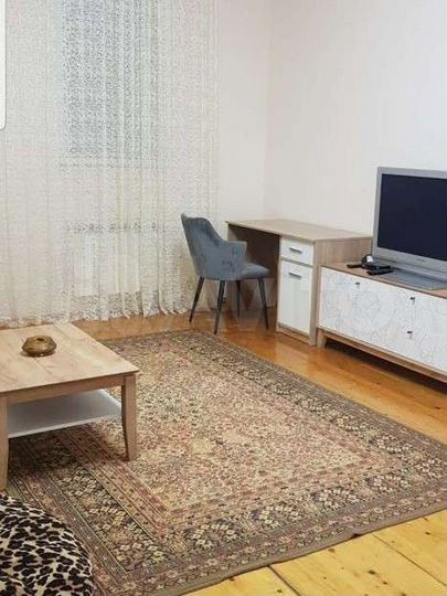 2-к. квартира, 90 м², 1/2 эт.