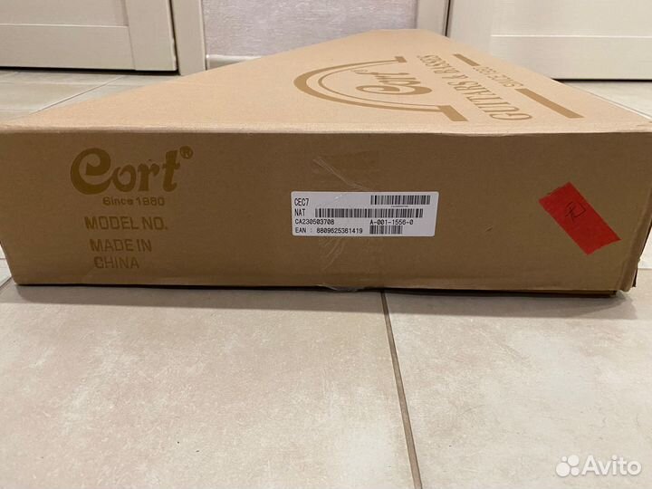 Электроакустическая гитара Cort CEC-7-NAT