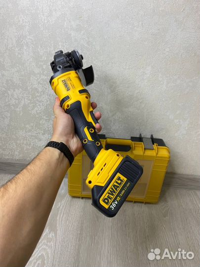 Аккумуляторная бесщеточная болгарка DeWalt