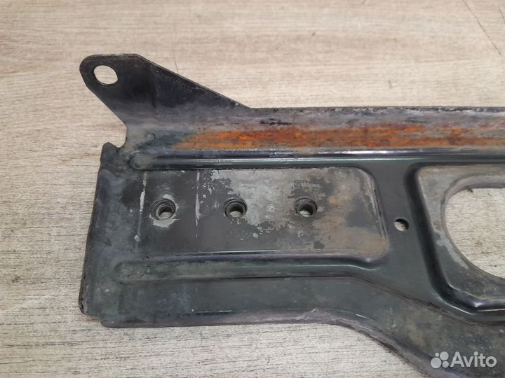 Площадка под аккумулятор Volkswagen Passat B5 рест