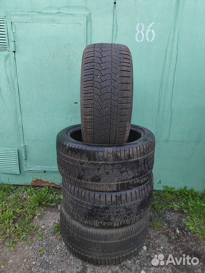 Continental ContiWinterContact TS 860S 235/35 R21 и 295/35 R21 107W