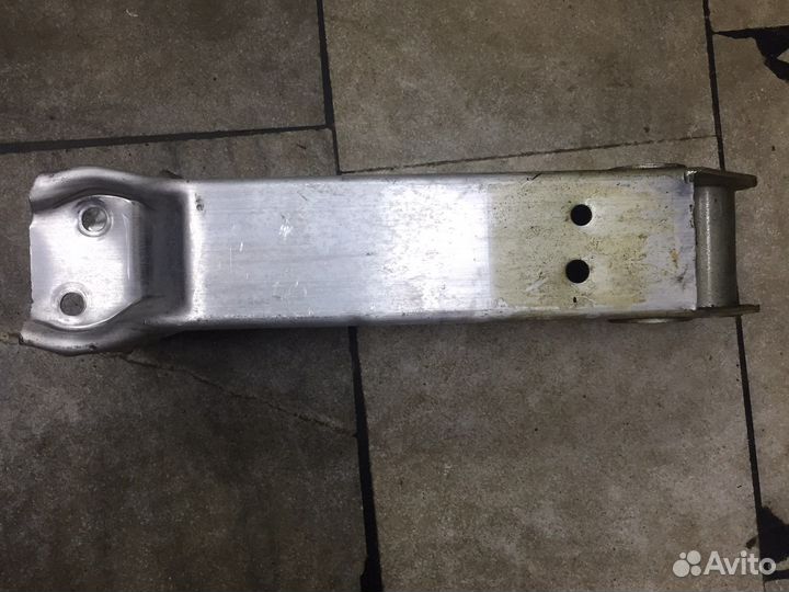 Кронштейн усилителя бампера левый bmw5f10 F11