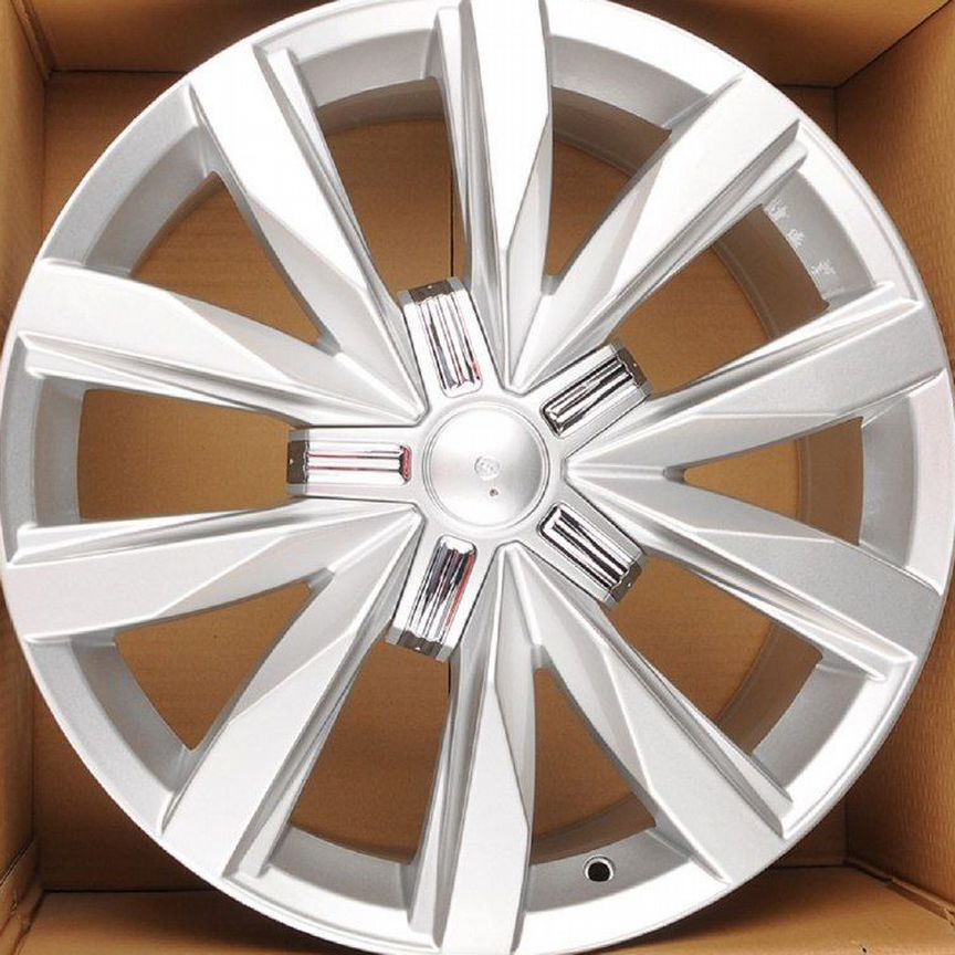 Литые диски Powcan 8×R18 5×120