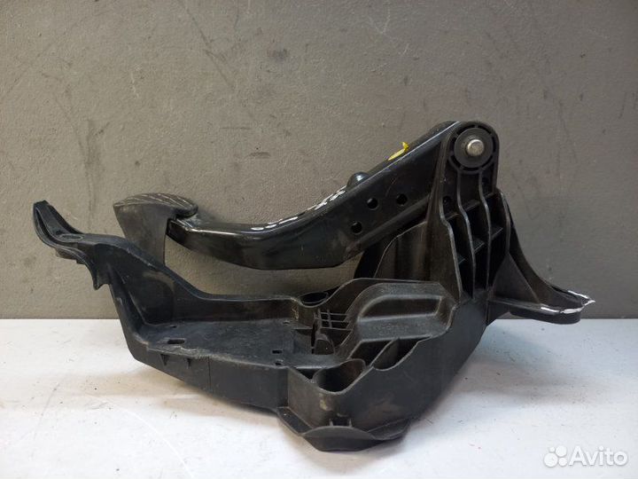 Педаль тормоза Skoda Rapid CFN 2014