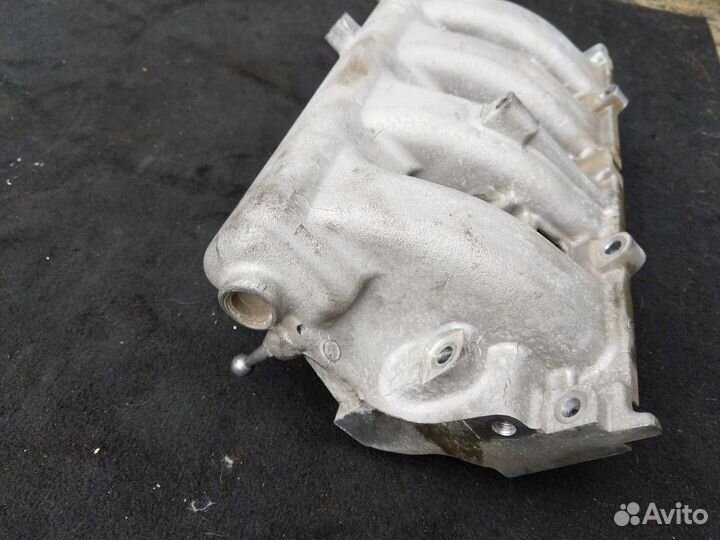 Коллектор впускной 8201234479