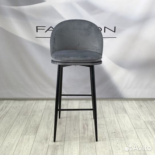 Барные стулья на ножках