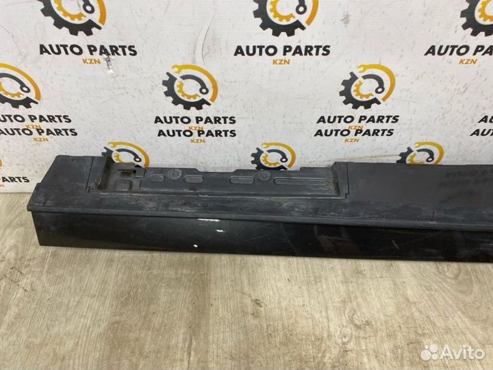 Молдинг порога правый Mazda 3 BP PY