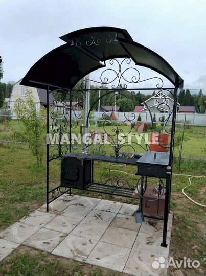 Мангал с крышей