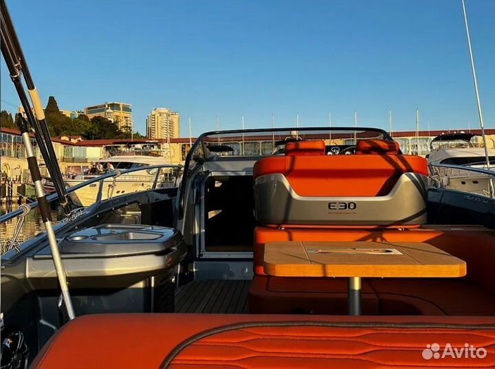 Аренда яхты с капитаном в Сочи