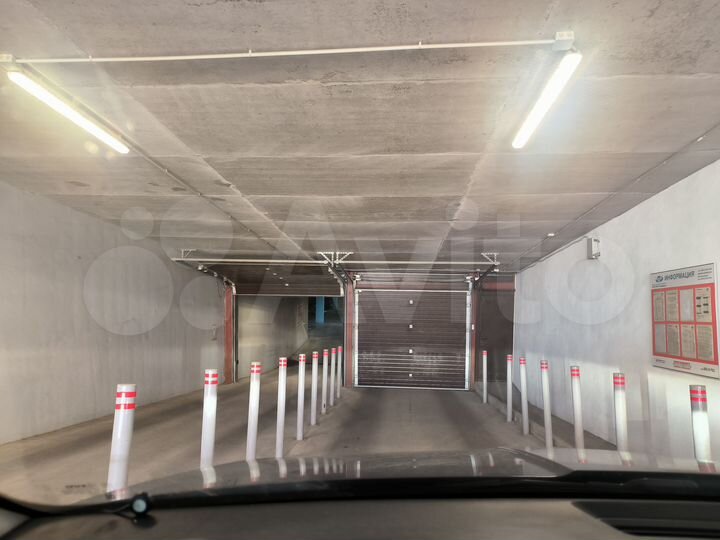 Машиноместо, > 30 м²