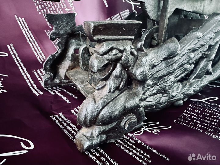 Старинные антикварные весы с чашами Европа