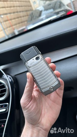 Vertu Ascent 2010, 32 ГБ