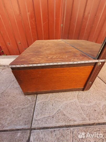 Зеркало навесное с полкой