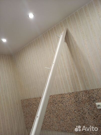 Отдам бесплатно карниз