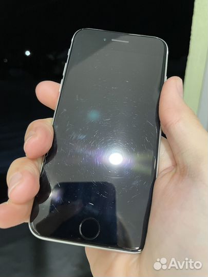 iPhone SE (2020), 64 ГБ