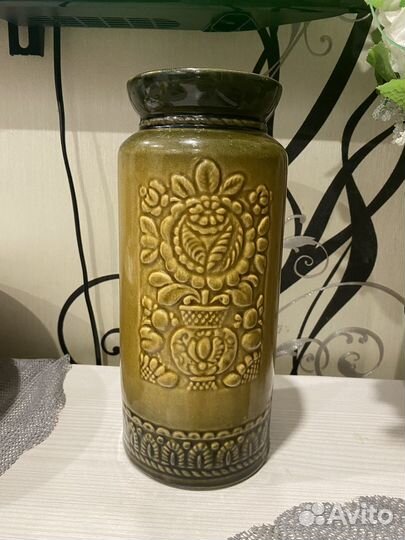 Старая ваза под цветы