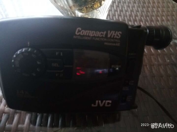 Видеокамера JVC
