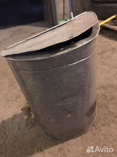 Горбовики и совки для сбора ягод