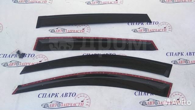 Ветровики на двери Toyota RAV4 40 2013-2018 в Хаба