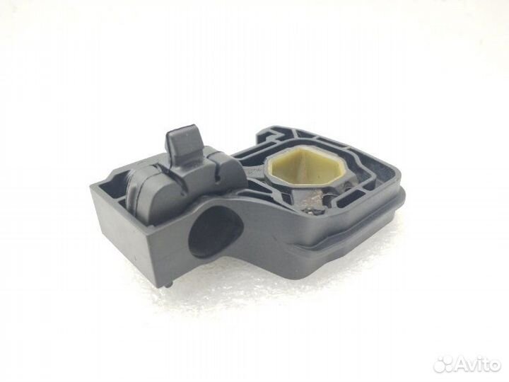 Кронштейн радиатора левый Bmw 5-Series F11 2.5