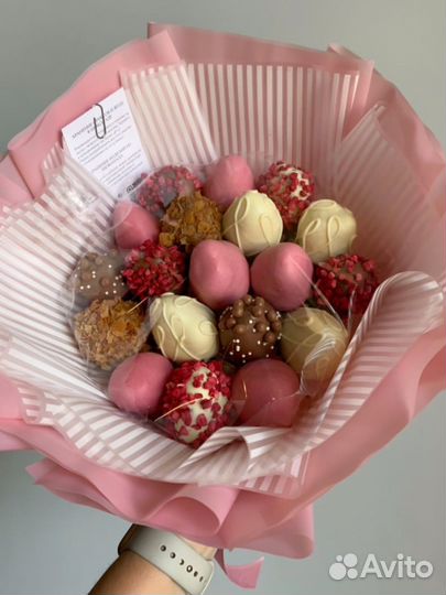 Клубника в шоколаде букет