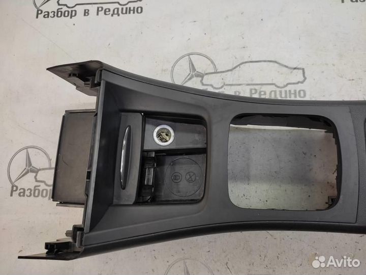 Подлокотник w169 A-class 266.920 2005