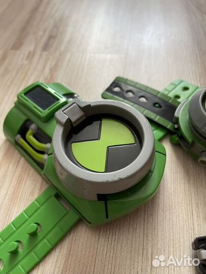 Часы игрушка Бен Тен Ben Tenison