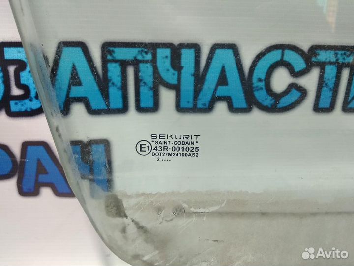 Стекло двери передней правой Volkswagen Touareg 7L