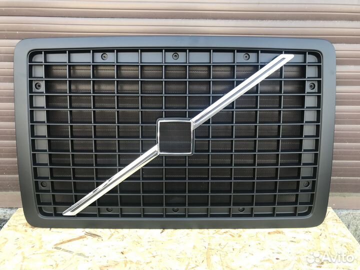 Решетка радиатора с антимоскитной сеткой Volvo VNL
