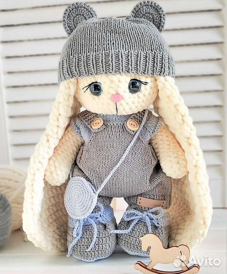 Вязаный заяц