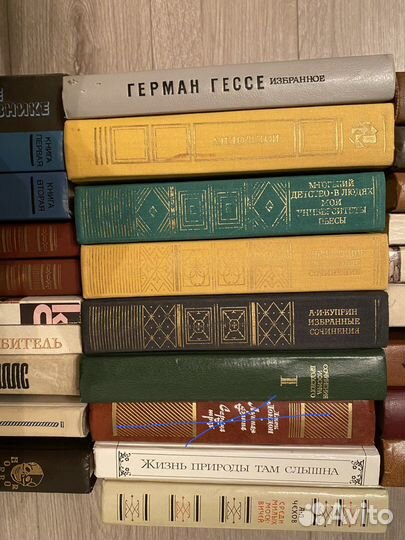 Огромное количество советских книг