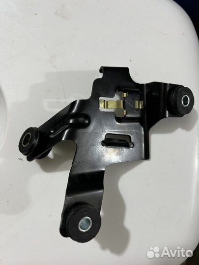 Кронштейн бачка гур camry 30,40