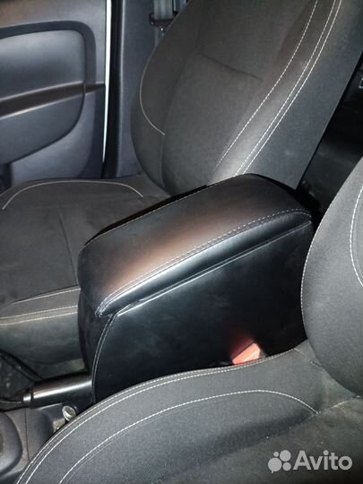 Подлокотник Renault Logan 2