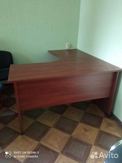 Угловой письменный стол